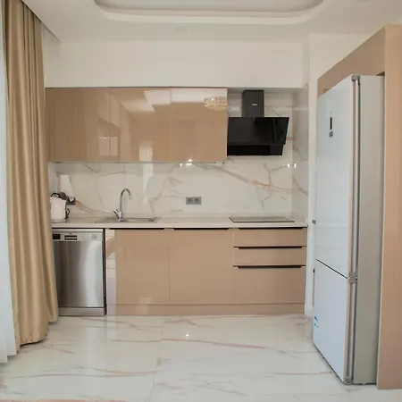 아파트 Amazing 2 Bedroom In Location 쿠사다시